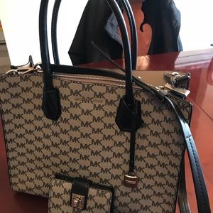 Michael Kors purse and wallet set.